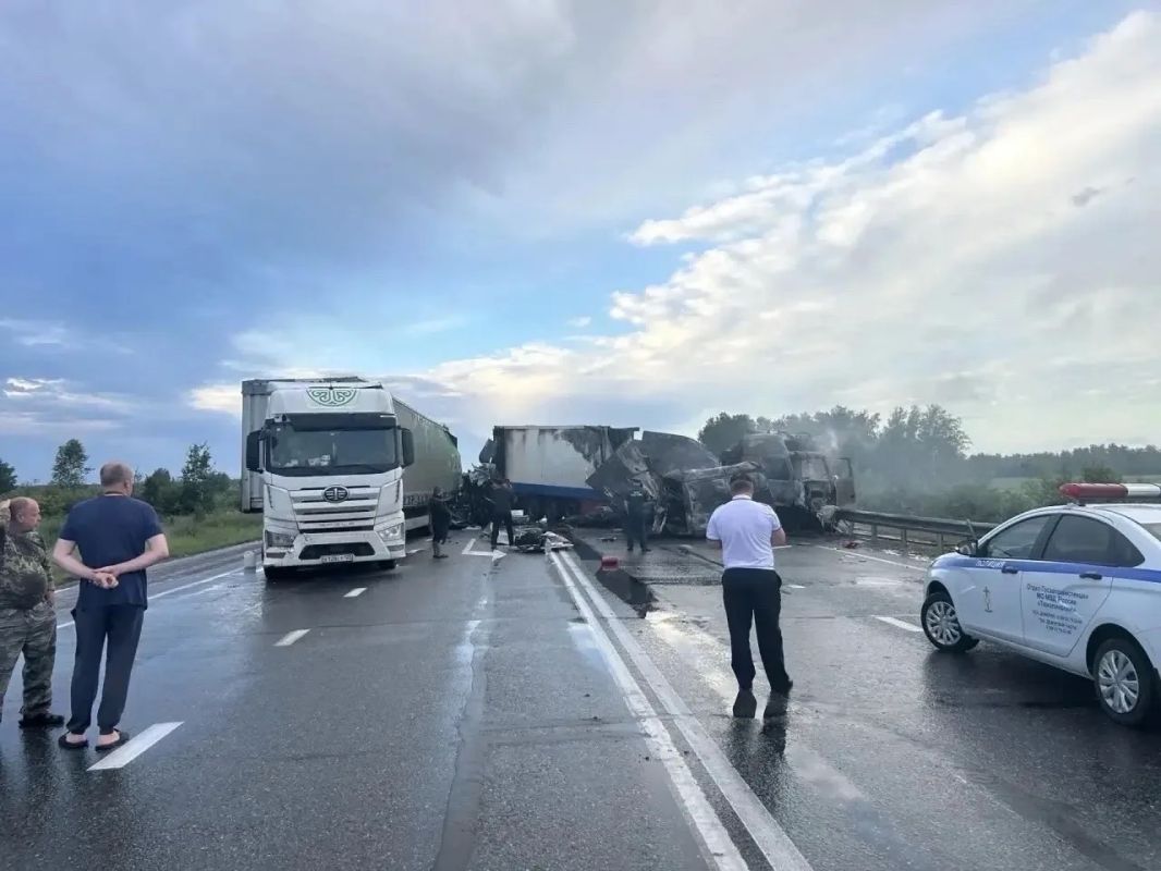 На трассе Тюмень — Омск серьёзное ДТП парализовало движение: авария случилась на 502м км автодороги На трассе Тюмень — Омск серьёзное ДТП парализовало движение: авария случилась на 502м км автодороги