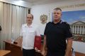 Начальник УМВД России по Тюменской области Александр Смирнов сегодня вручил награды сотрудникам Госавтоинспекции и памятный адрес руководителю службы Андрею Миллеру в связи с 90-летием Госавтоинспекции МВД России