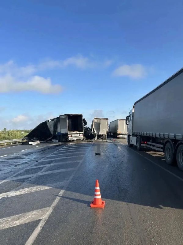 На трассе Тюмень — Омск серьёзное ДТП парализовало движение: авария случилась на 502м км автодороги На трассе Тюмень — Омск серьёзное ДТП парализовало движение: авария случилась на 502м км автодороги