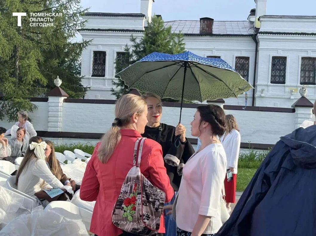В эти минуты в Тобольске начинается концерт-открытие фестиваля «Лето в Тобольском кремле» В эти минуты в Тобольске начинается концерт-открытие фестиваля «Лето в Тобольском кремле»