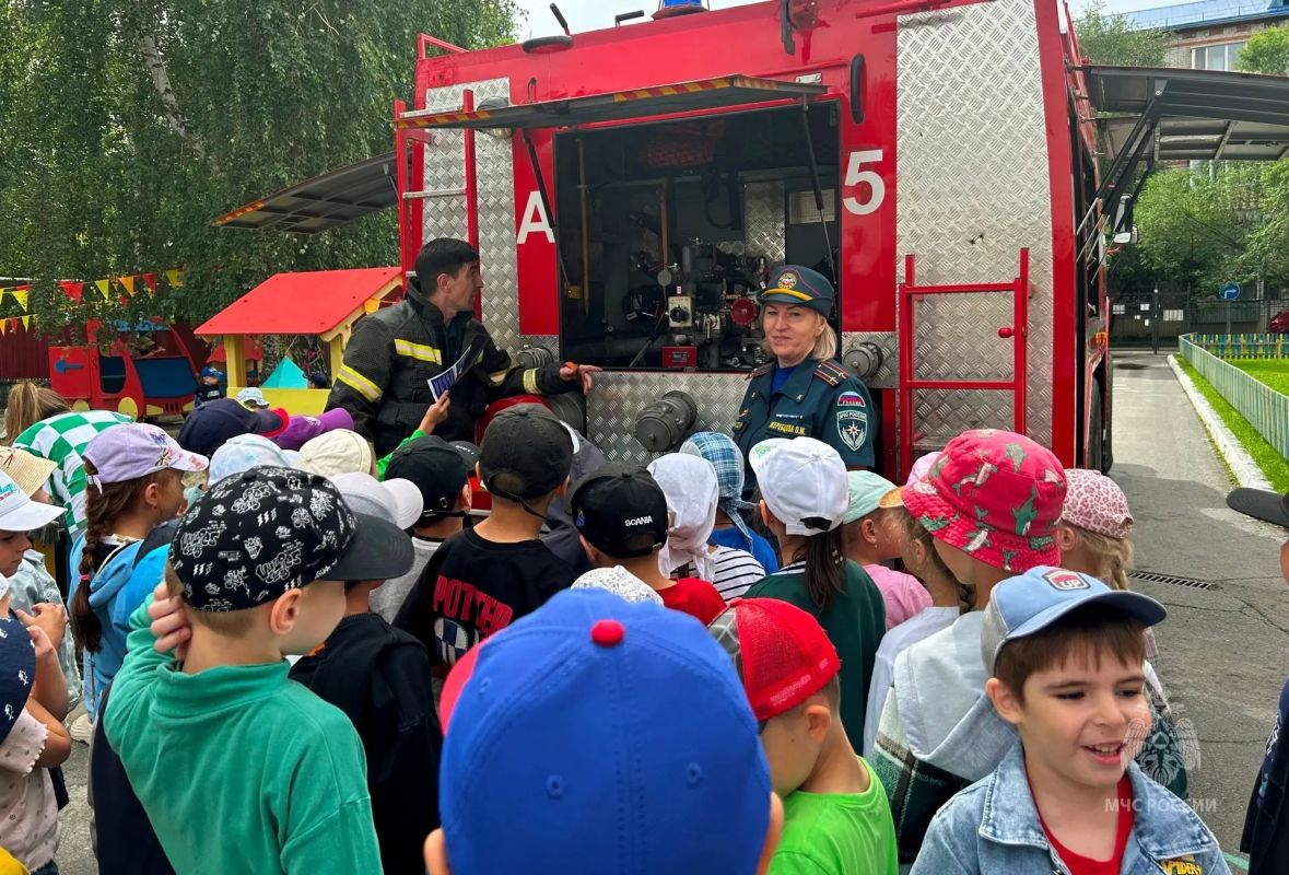Урок безопасности для воспитанников детского сада «Журавушка» Урок безопасности для воспитанников детского сада «Журавушка»