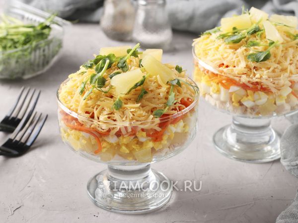 Салаты с ананасами: тропические вкусы для вашего праздничного стола