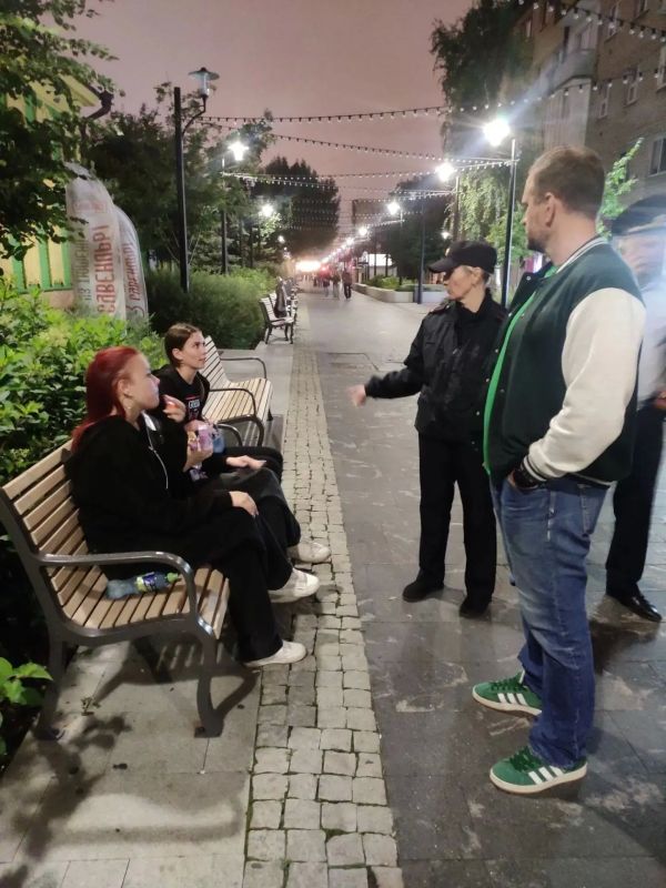 Максим Афанасьев: В центральной части города, в том числе на улице Дзержинского, продолжается месячник безопасности Максим Афанасьев: В центральной части города, в том числе на улице Дзержинского, продолжается месячник безопасности