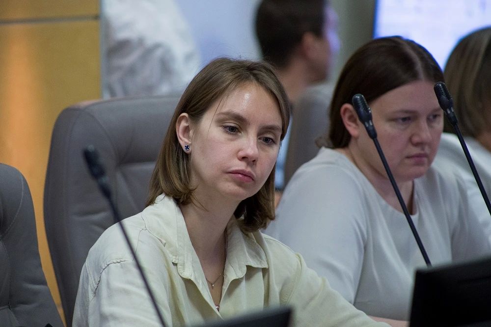 В день самого душевного праздника лета мы напоминаем, что счастье семьи начинается с уверенности в завтрашнем дне — эту уверенность сегодня помогают создавать тюменские работодатели В день самого душевного праздника лета мы напоминаем, что счастье семьи начинается с уверенности в завтрашнем дне — эту уверенность сегодня помогают создавать тюменские работодатели
