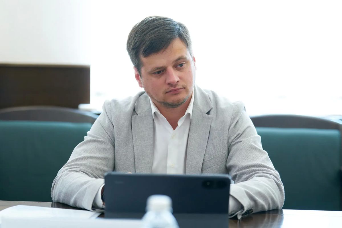 Руслан Кухарук: Провел рабочую встречу с председателем Комитета Государственной Думы по молодежной политике, председателем совета Ассоциации «Добро.рф» Артемом Павловичем Метелевым и со статс-секретарем, заместителем... Руслан Кухарук: Провел рабочую встречу с председателем Комитета Государственной Думы по молодежной политике, председателем совета Ассоциации «Добро.рф» Артемом Павловичем Метелевым и со статс-секретарем, заместителем...