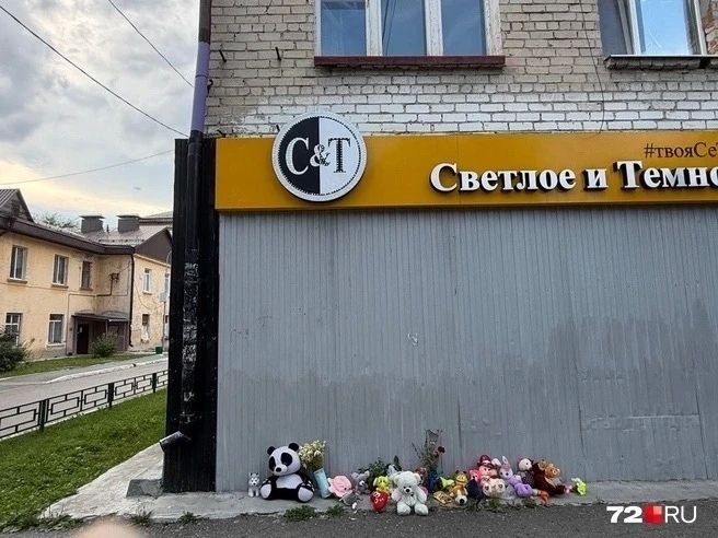 Тюменка пыталась спасти ребёнка, выпавшего с третьего этажа на Лесобазе