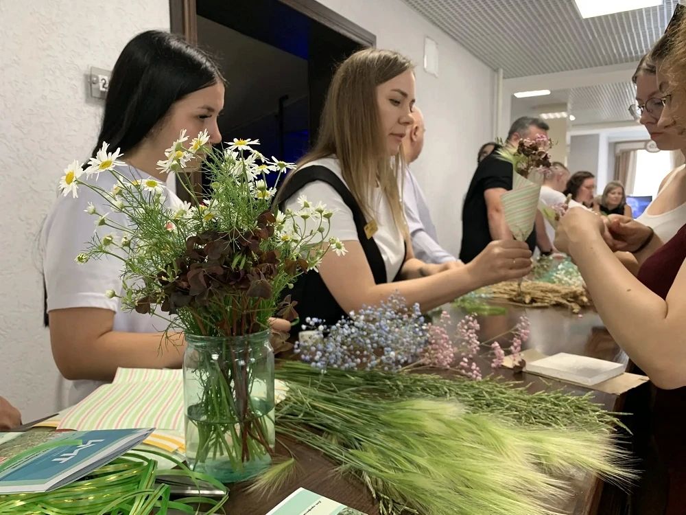 Друзья, продолжаем наш рассказ о Всероссийской ярмарке трудоустройства в Ишиме! В предыдущем посте мы показали, как ярко и динамично прошло мероприятие на уличных площадках