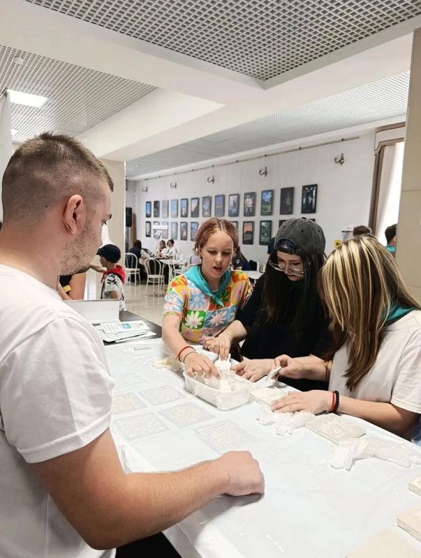 Друзья, продолжаем наш рассказ о Всероссийской ярмарке трудоустройства в Ишиме! В предыдущем посте мы показали, как ярко и динамично прошло мероприятие на уличных площадках Друзья, продолжаем наш рассказ о Всероссийской ярмарке трудоустройства в Ишиме! В предыдущем посте мы показали, как ярко и динамично прошло мероприятие на уличных площадках