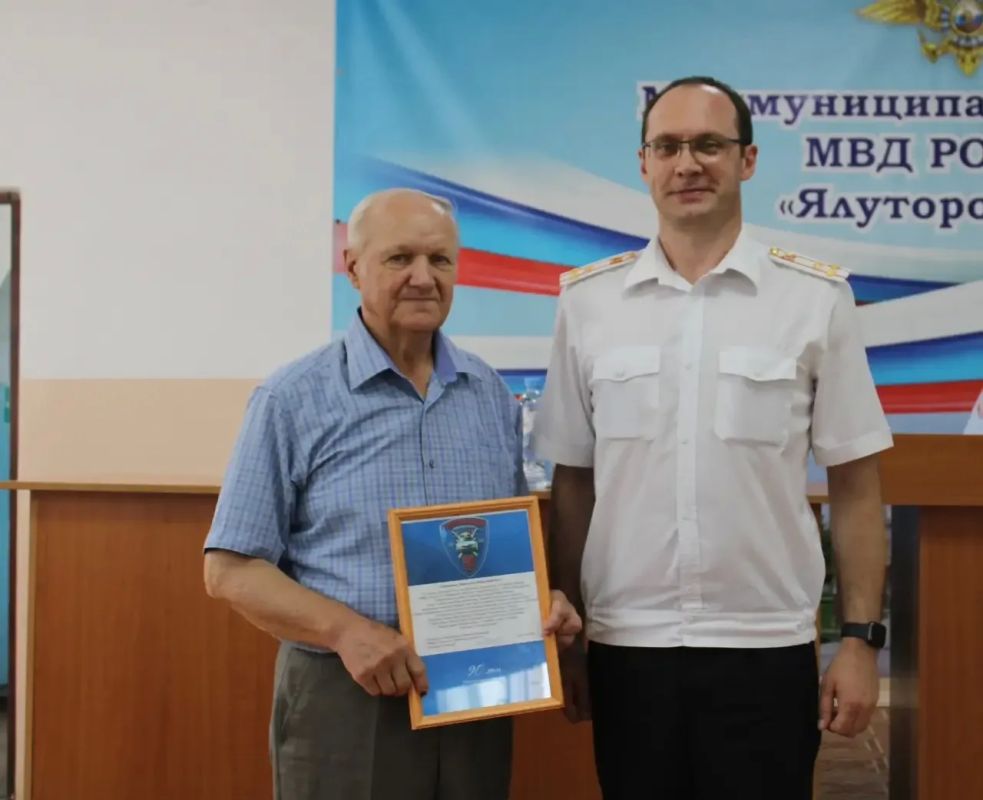 Руководитель Управления Госавтоинспекции Тюменской области Андрей Миллер сегодня работает в г.Ялуторовске Руководитель Управления Госавтоинспекции Тюменской области Андрей Миллер сегодня работает в г.Ялуторовске
