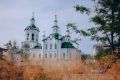 Спасская церковь. Белоснежный храм с изумрудной кровлей и золотыми куполами