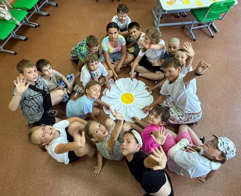День семьи, любви и верности: ромашки добра и счастья! День семьи, любви и верности: ромашки добра и счастья!