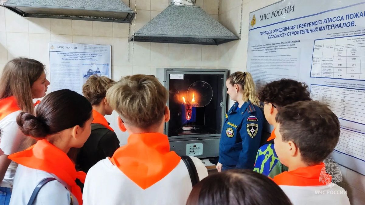 "Отряды Мэра" постигают противопожарную науку "Отряды Мэра" постигают противопожарную науку