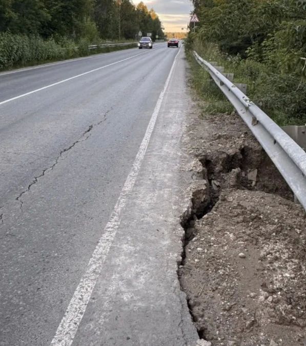 На Салаирском тракте отремонтировали поврежденный участок у моста