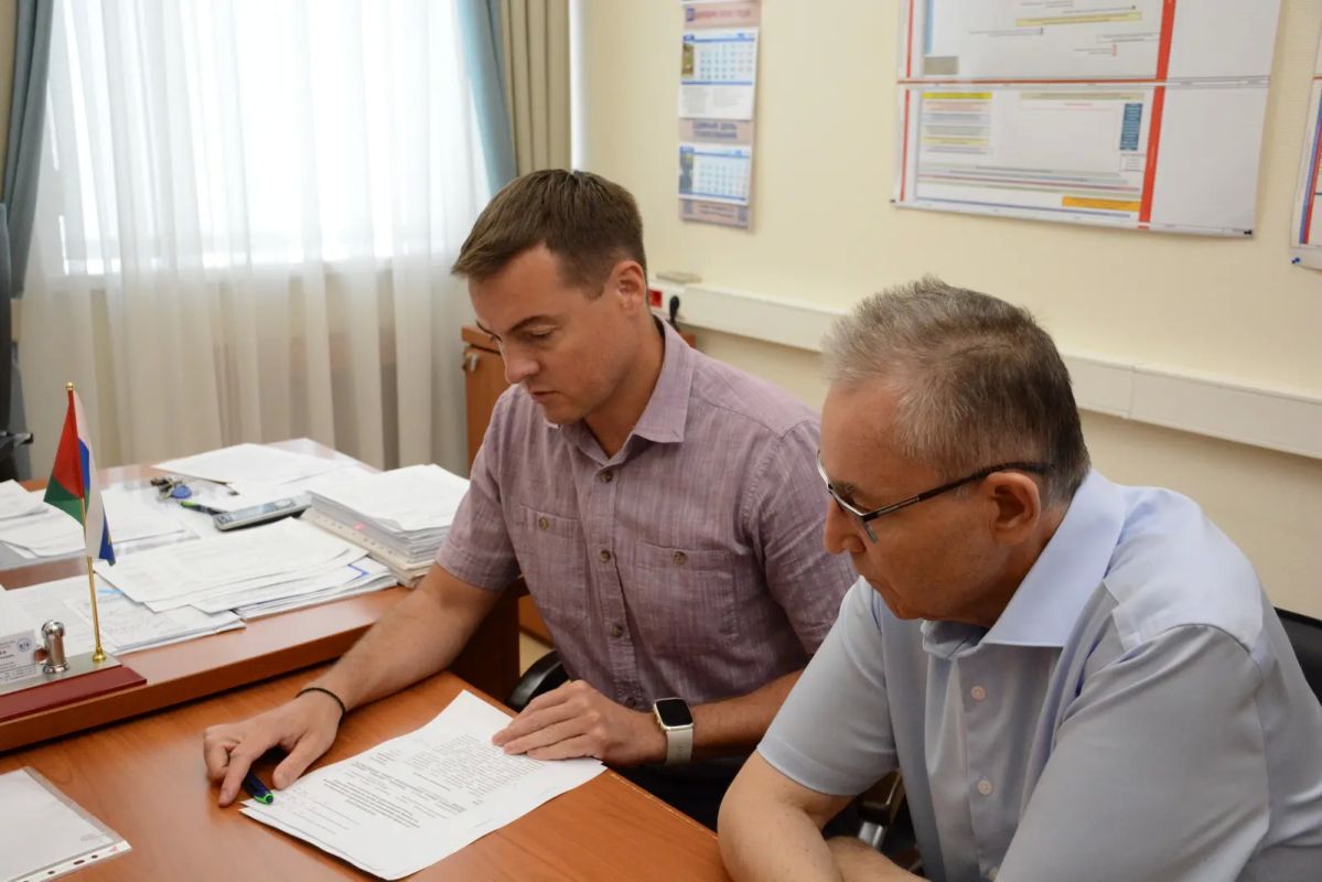 Члены ТЮМЕНСКОГО ОБЛАСТНОГО ОТДЕЛЕНИЯ Политической партии КОММУНИСТИЧЕСКАЯ ПАРТИЯ КОММУНИСТЫ РОССИИ представили пакет документов для регистрации списка кандидатов по единому округу на выборах депутатов Тюменской областной...