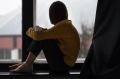 Вплоть до лысины: врач раскрыл, почему от стресса люди рвут на себе волосы