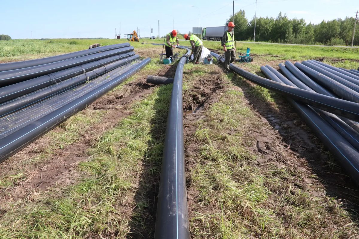 В Исетском округе водовод между Исетским и Солобоево готов на 80%