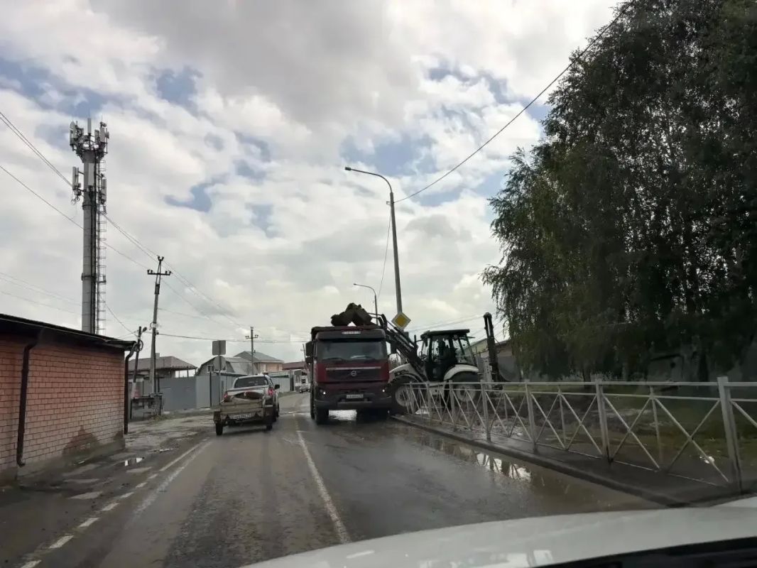 В Тюмени ликвидируют последствия ливней: на улицах — сотни специалистов и десятки единиц техники В Тюмени ликвидируют последствия ливней: на улицах — сотни специалистов и десятки единиц техники