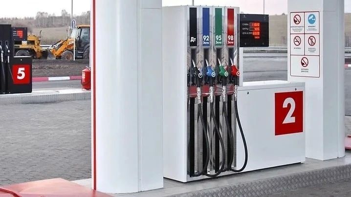 Частные АЗС массово уходят с рынка: в России растёт число продаж заправок