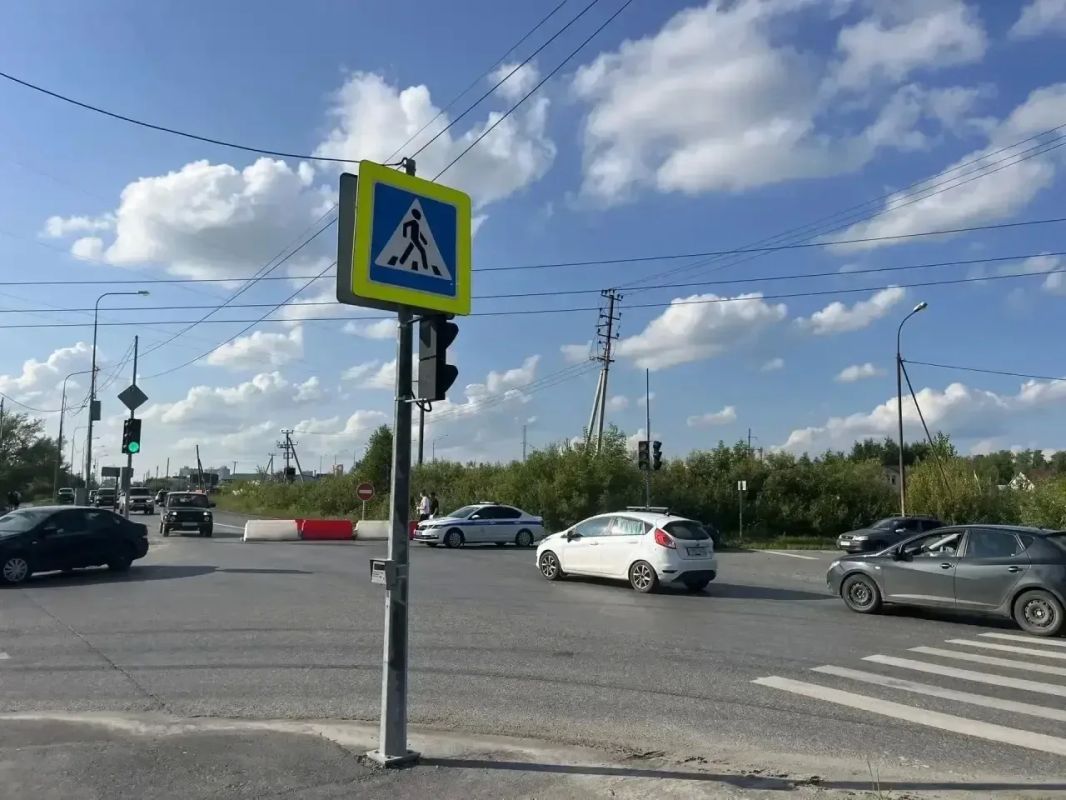Внимание!. В связи с откачкой дождевой воды с 18 июля по 19 июля будет ограничено движение транспорта на ул. Тимофея Чаркова в Тюмени, в районе пересечения с ул. Кубасова. Объезд по ул. Кубасова, ул. Верхнетарманской Внимание!. В связи с откачкой дождевой воды с 18 июля по 19 июля будет ограничено движение транспорта на ул. Тимофея Чаркова в Тюмени, в районе пересечения с ул. Кубасова. Объезд по ул. Кубасова, ул. Верхнетарманской