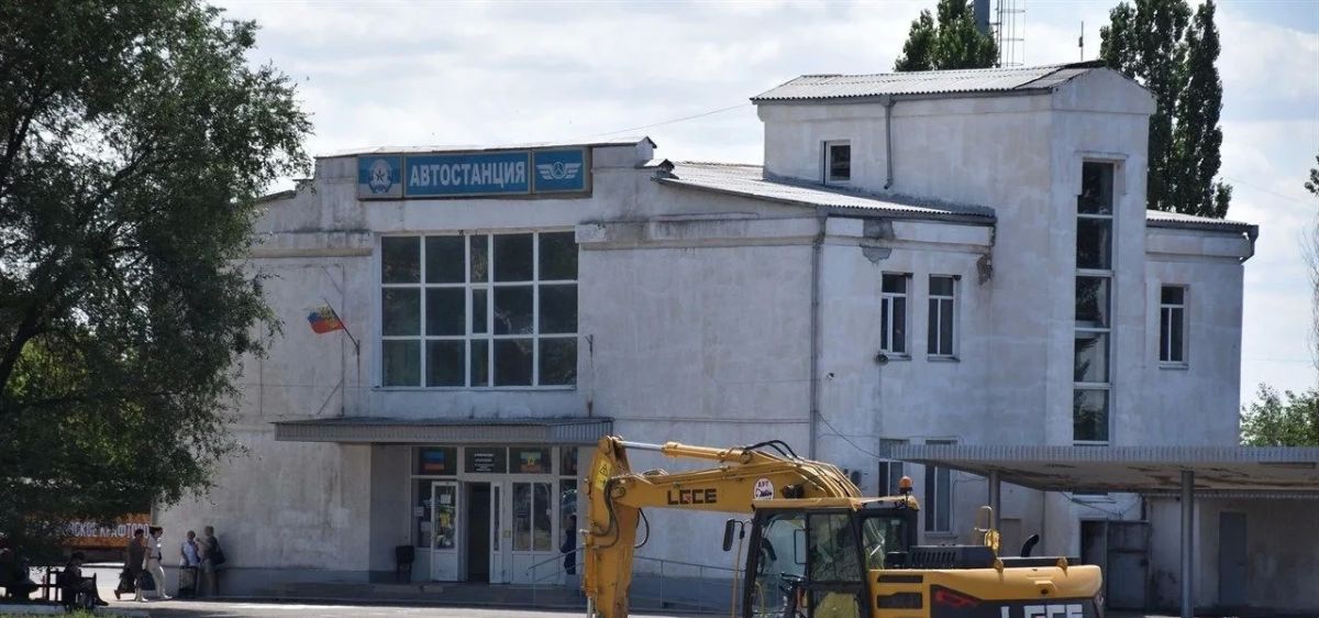 Виктор Водолацкий: В Краснодоне ЛНР продолжается капитальный ремонт территории автостанции Виктор Водолацкий: В Краснодоне ЛНР продолжается капитальный ремонт территории автостанции