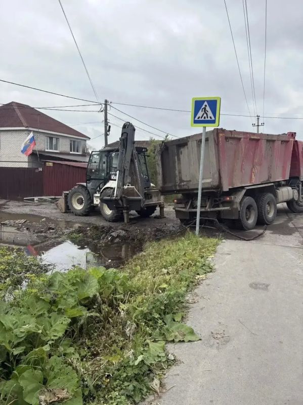 В Тюмени ликвидируют последствия ливней: на улицах — сотни специалистов и десятки единиц техники В Тюмени ликвидируют последствия ливней: на улицах — сотни специалистов и десятки единиц техники