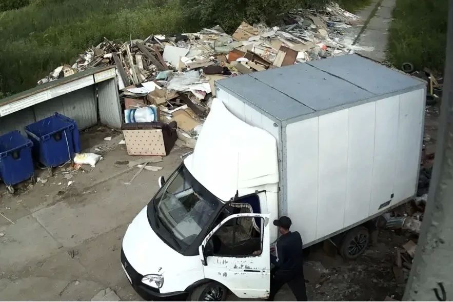 Уважаемые тоболяки, на этих кадрах – факты фиксации нарушения в 3-м Менделеевском переулке Уважаемые тоболяки, на этих кадрах – факты фиксации нарушения в 3-м Менделеевском переулке