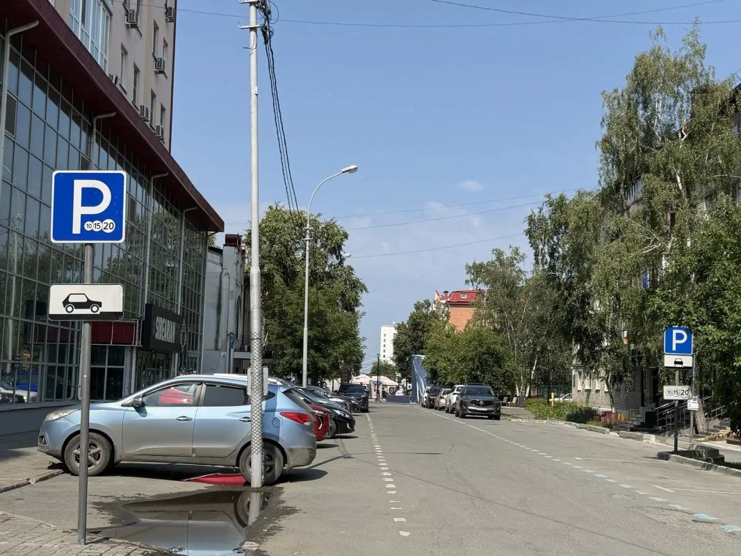 Помним про новый режим…. Зоны платного парковочного пространства, что расположены ближе к пешеходной улице Дзержинского и Цветному бульвару, изменили режим работы: он стал круглосуточным семь дней в неделю Помним про новый режим…. Зоны платного парковочного пространства, что расположены ближе к пешеходной улице Дзержинского и Цветному бульвару, изменили режим работы: он стал круглосуточным семь дней в неделю