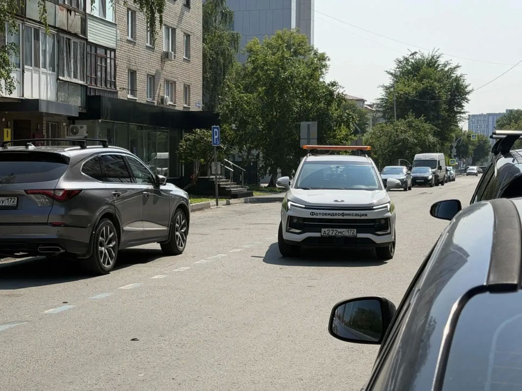 Помним про новый режим…. Зоны платного парковочного пространства, что расположены ближе к пешеходной улице Дзержинского и Цветному бульвару, изменили режим работы: он стал круглосуточным семь дней в неделю Помним про новый режим…. Зоны платного парковочного пространства, что расположены ближе к пешеходной улице Дзержинского и Цветному бульвару, изменили режим работы: он стал круглосуточным семь дней в неделю