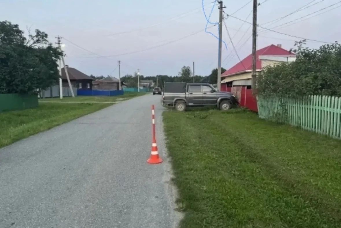 В Уватском округе подросток на питбайке сбил 14-летнюю девочку