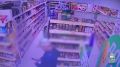 В тюменскую полицию с заявлением о краже обратился сотрудник сетевого продуктового магазина по ул. Шаимский проезд, который сообщил, что из торгового зала пропали продукты питания на общую сумму около 4000 рублей