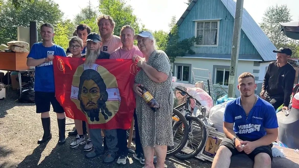 Волонтёрский штаб "Молодой гвардии" Единой России города Тюмени продолжает оказывать помощь жителям, пострадавшим от поднятия уровня воды Волонтёрский штаб "Молодой гвардии" Единой России города Тюмени продолжает оказывать помощь жителям, пострадавшим от поднятия уровня воды