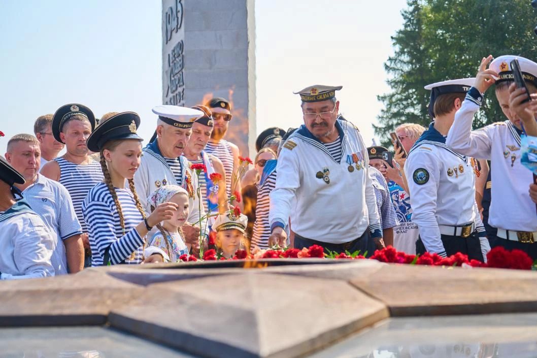 «Семь футов под килем!»: в Тюмени отметили 330-летие ВМФ России торжественным митингом «Семь футов под килем!»: в Тюмени отметили 330-летие ВМФ России торжественным митингом