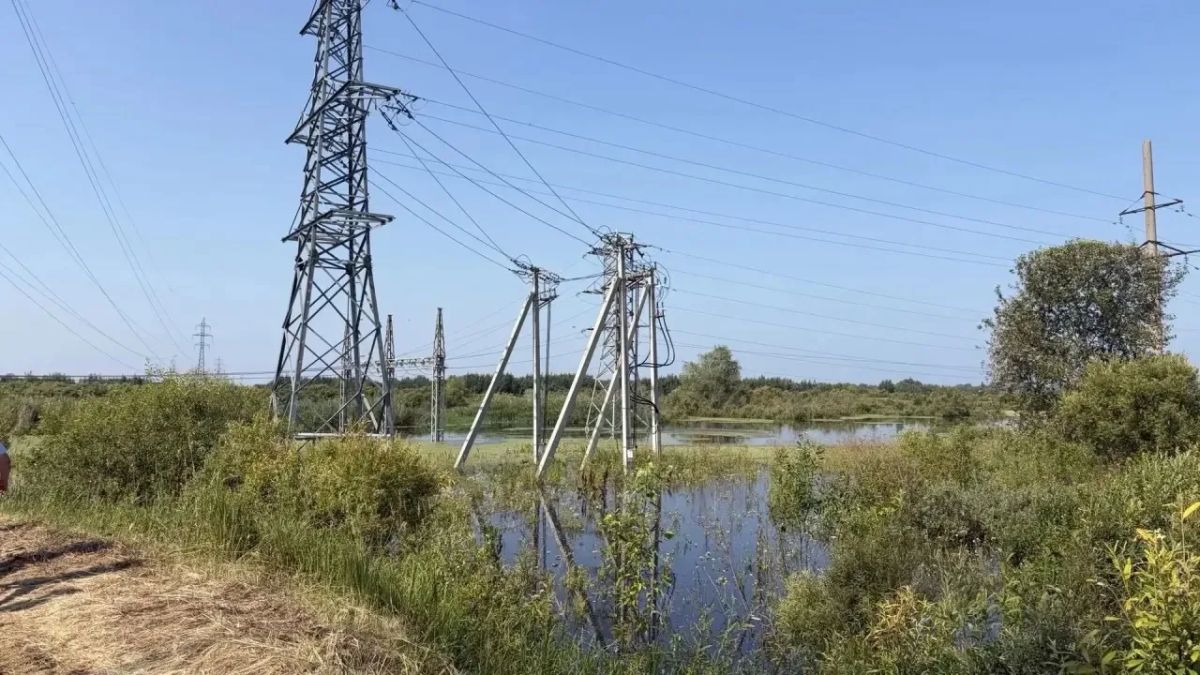 Объезд городских зон подтопления, совместно с представителями компаний «СУЭНКО» и «Россети Тюмень», провёл сегодня заместитель Главы города - Александр Ильин Объезд городских зон подтопления, совместно с представителями компаний «СУЭНКО» и «Россети Тюмень», провёл сегодня заместитель Главы города - Александр Ильин