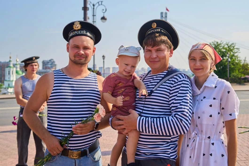 «Семь футов под килем!»: в Тюмени отметили 330-летие ВМФ России торжественным митингом «Семь футов под килем!»: в Тюмени отметили 330-летие ВМФ России торжественным митингом