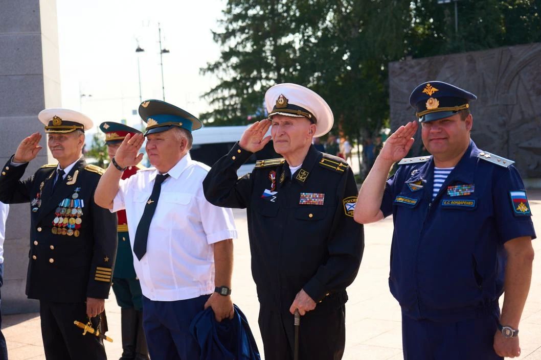 «Семь футов под килем!»: в Тюмени отметили 330-летие ВМФ России торжественным митингом «Семь футов под килем!»: в Тюмени отметили 330-летие ВМФ России торжественным митингом