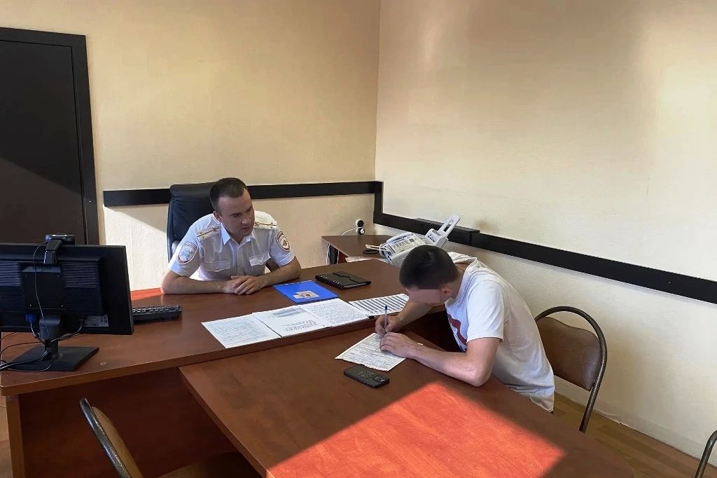 В Тобольске сотрудники Госавтоинспекции установили ночных хулиганов из сквера «Спортивный» В Тобольске сотрудники Госавтоинспекции установили ночных хулиганов из сквера «Спортивный»