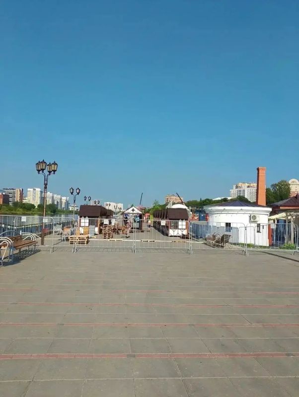 В Тюмени изза подъёма воды в Туре перекрыли второй ярус набережной