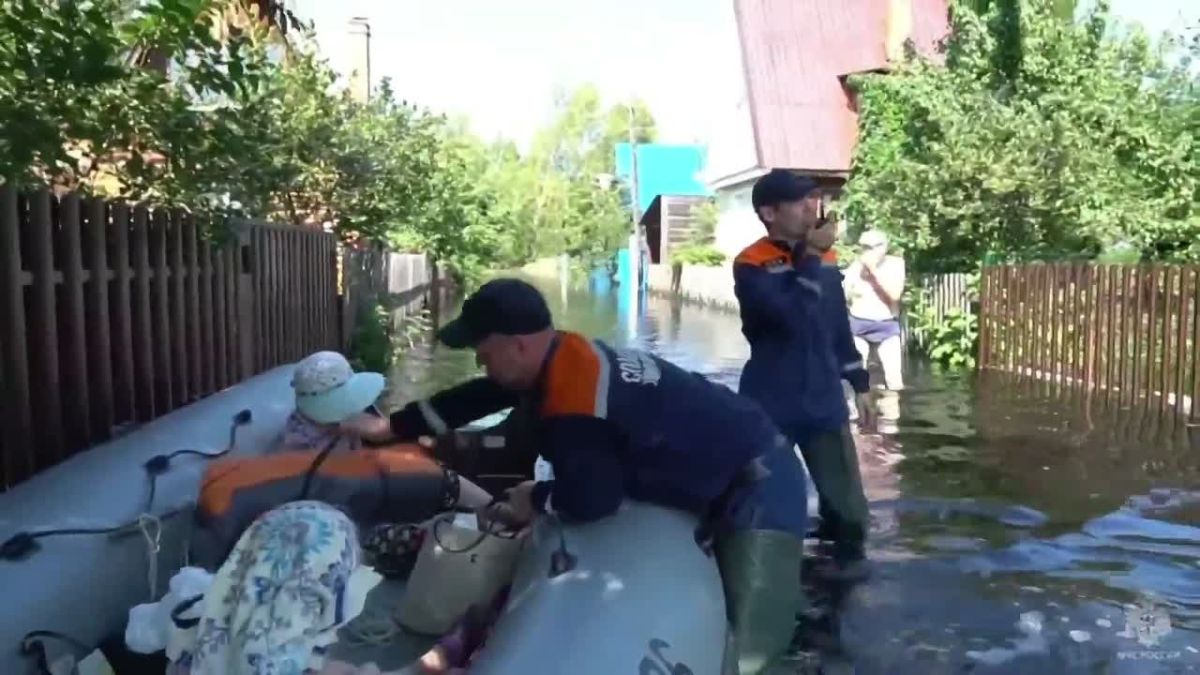В Тюменской области жителей садоводств эвакуируют из-за потопа