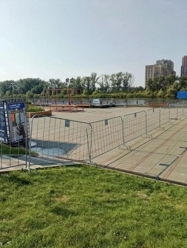 Второй ярус тюменской набережной закрыли из-за паводка Второй ярус тюменской набережной закрыли из-за паводка