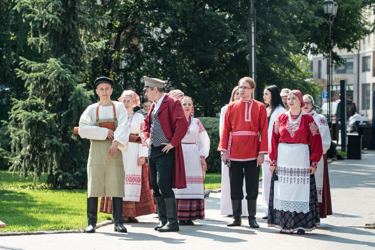 Тюмень сквозь века. В честь юбилея города Исторический сквер стал сценой для театрализованного представления под названием «От острога до мегаполиса» Тюмень сквозь века. В честь юбилея города Исторический сквер стал сценой для театрализованного представления под названием «От острога до мегаполиса»