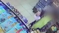 02В полицию Тюмени поступило сообщение от представителя магазина по ул.Минской о краже алкоголя и шоколада на сумму свыше 3 тысяч рублей