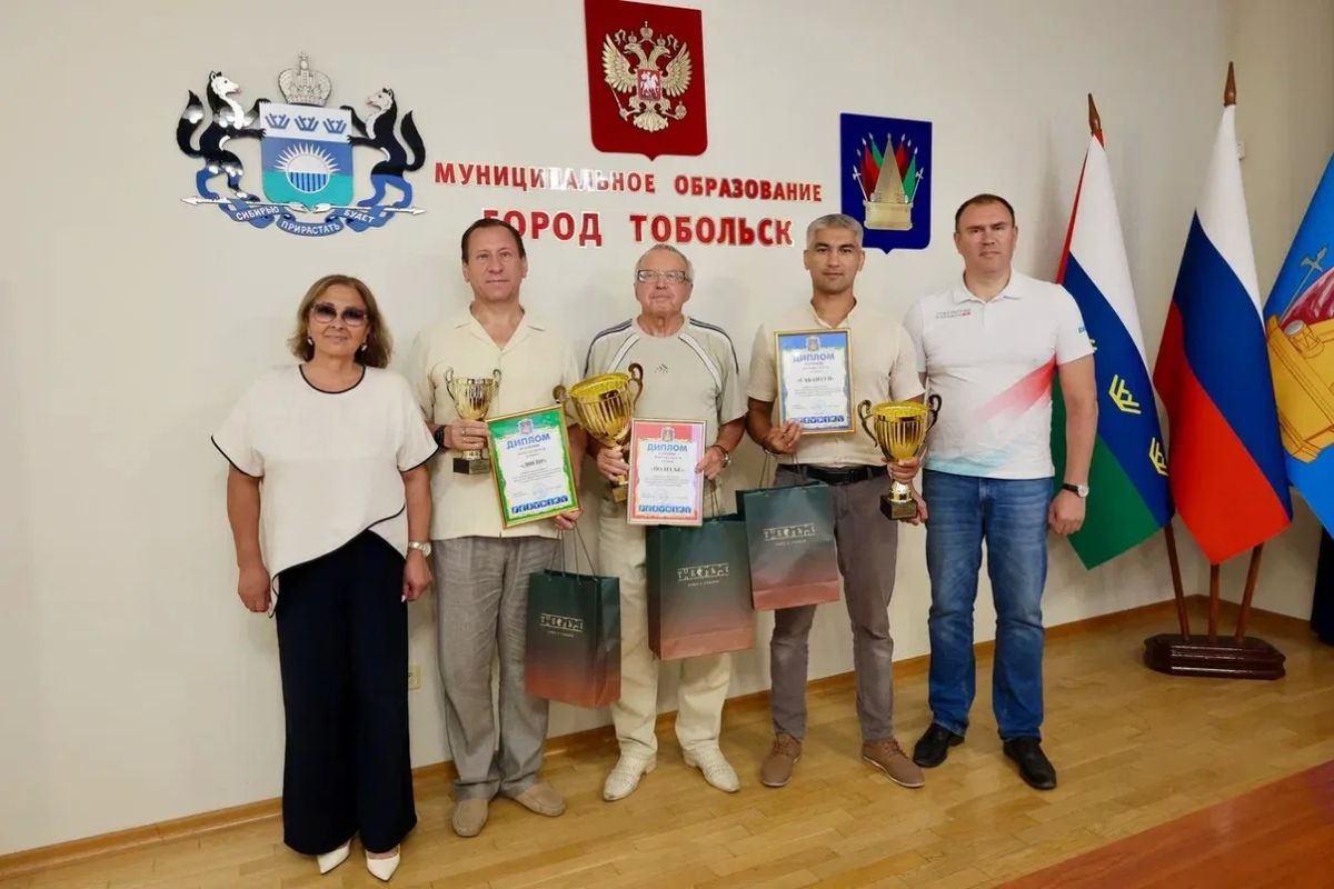 Встретился за круглым столом с лидерами национально-культурных автономий и диаспор Встретился за круглым столом с лидерами национально-культурных автономий и диаспор