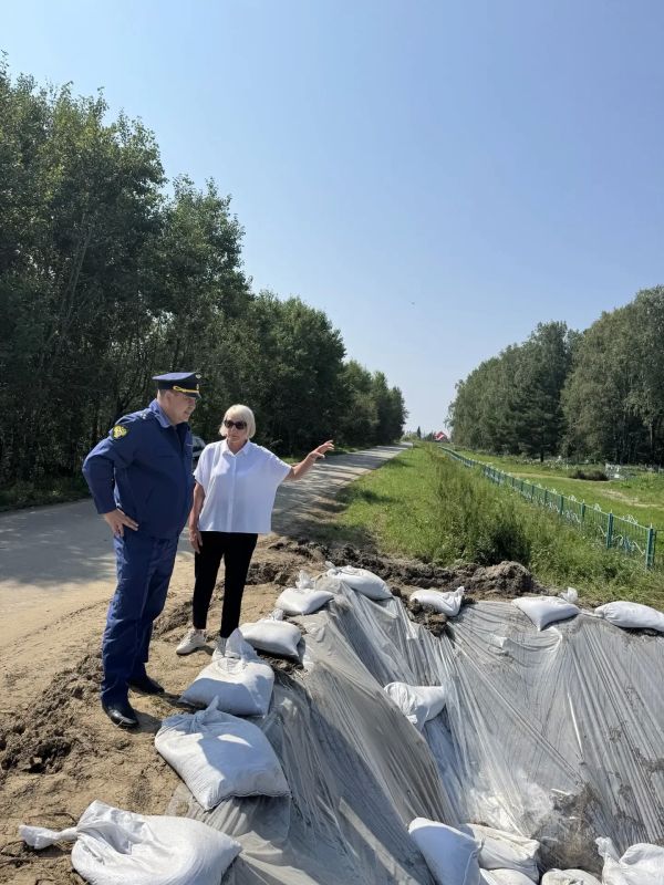 Прокурор Тюменского района Сергей Антушев посетил территории, находящиеся в зоне подтопления Прокурор Тюменского района Сергей Антушев посетил территории, находящиеся в зоне подтопления