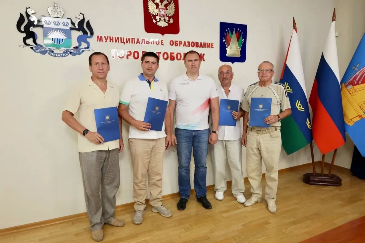 Встретился за круглым столом с лидерами национально-культурных автономий и диаспор Встретился за круглым столом с лидерами национально-культурных автономий и диаспор