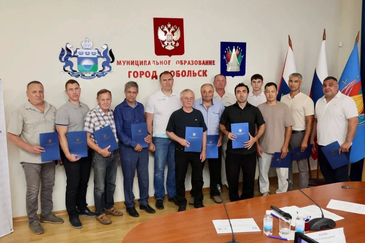 Встретился за круглым столом с лидерами национально-культурных автономий и диаспор Встретился за круглым столом с лидерами национально-культурных автономий и диаспор