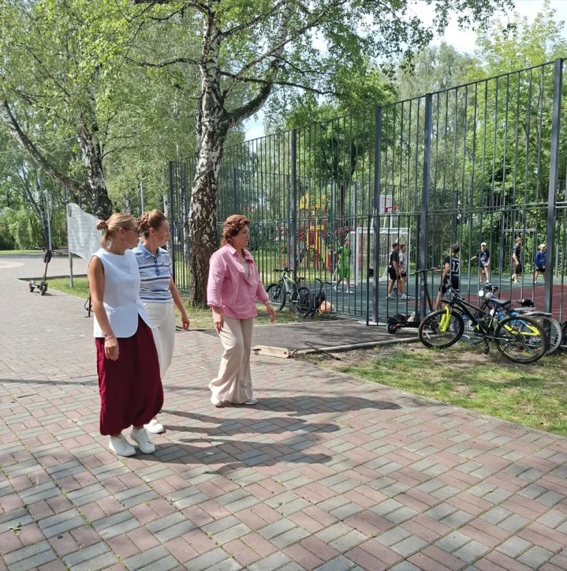 Сквер Авиаторов становится всё комфортнее для жителей Тюмени Сквер Авиаторов становится всё комфортнее для жителей Тюмени