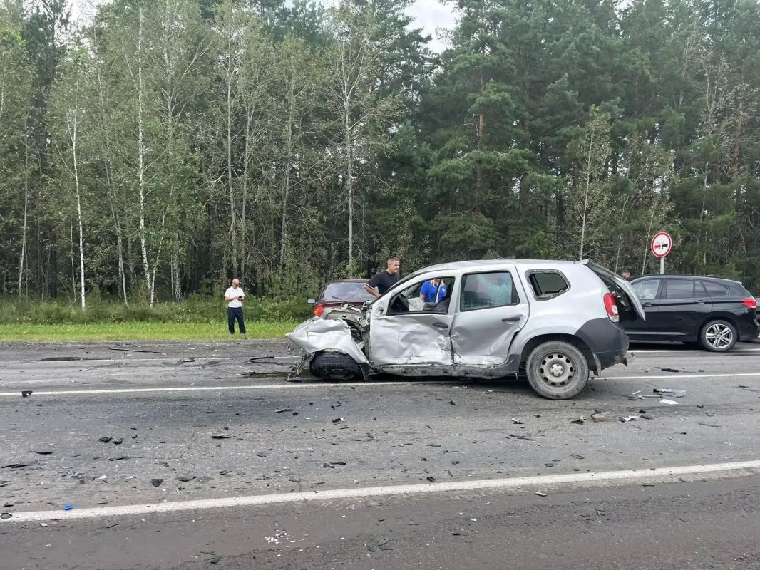 Из-за ДТП ограничено движение на 169-м километре федеральной автодороги Курган-Тюмень Из-за ДТП ограничено движение на 169-м километре федеральной автодороги Курган-Тюмень