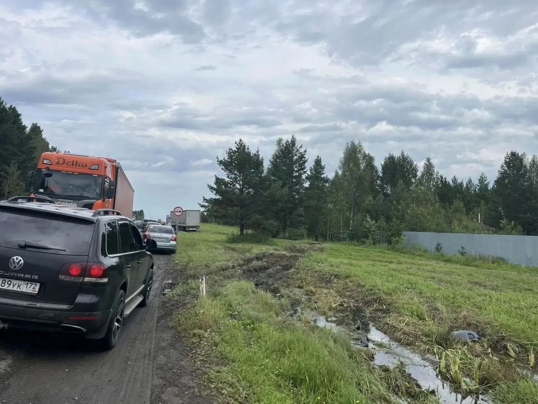 Из-за ДТП ограничено движение на 169-м километре федеральной автодороги Курган-Тюмень Из-за ДТП ограничено движение на 169-м километре федеральной автодороги Курган-Тюмень