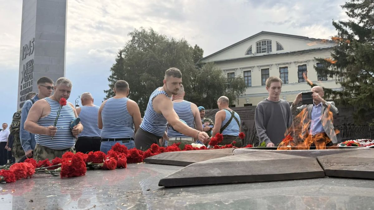 В Тюменской области отметили День Воздушно-десантных войск В Тюменской области отметили День Воздушно-десантных войск