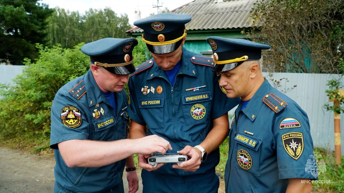 Сотрудники МЧС России круглосуточно проводят мониторинг паводковой обстановки в Тюменской области Сотрудники МЧС России круглосуточно проводят мониторинг паводковой обстановки в Тюменской области